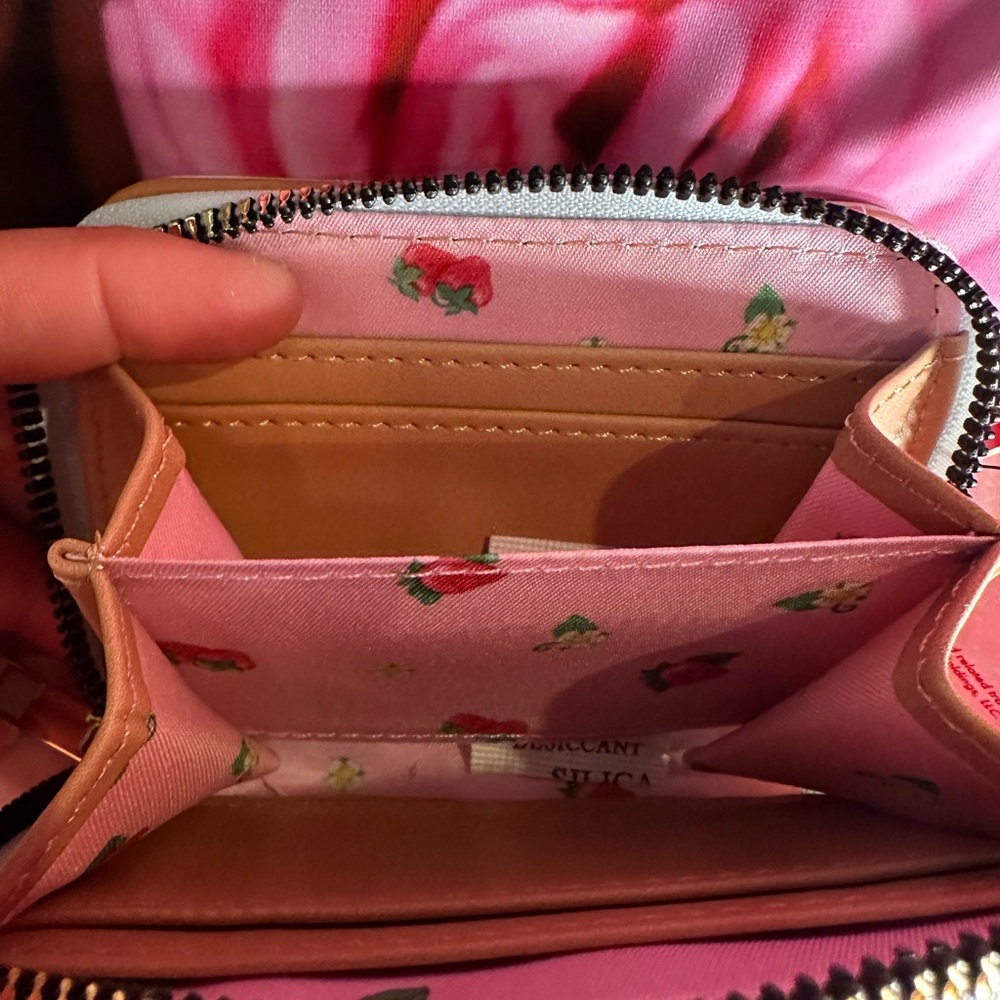 Strawberry Shortcake Wallet - Picture 7 of 9